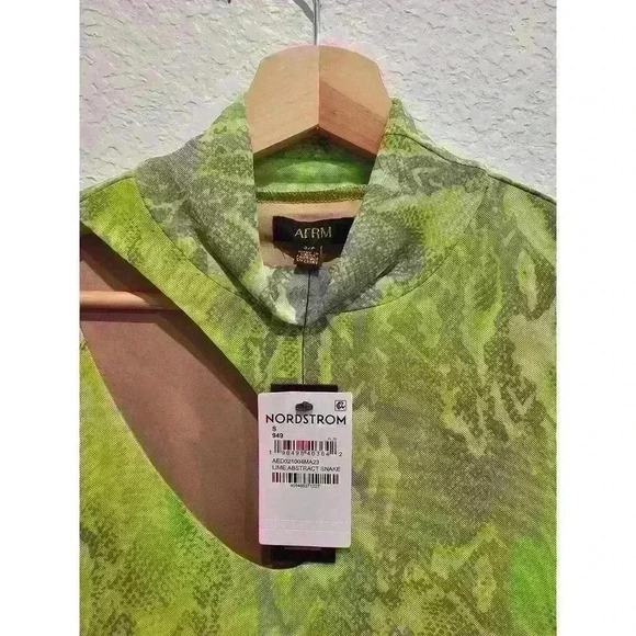 Nwt. Elio Mini Dress in Lime Abstract Snake - Picture 7 of 9